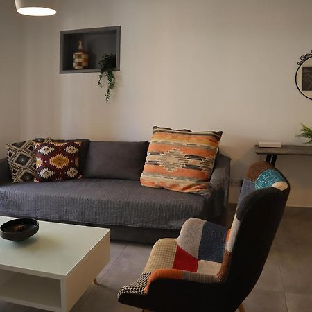 Alex'S Vacation Suite - 100M From The Beach - 6 Guests Paphos Exterior photo